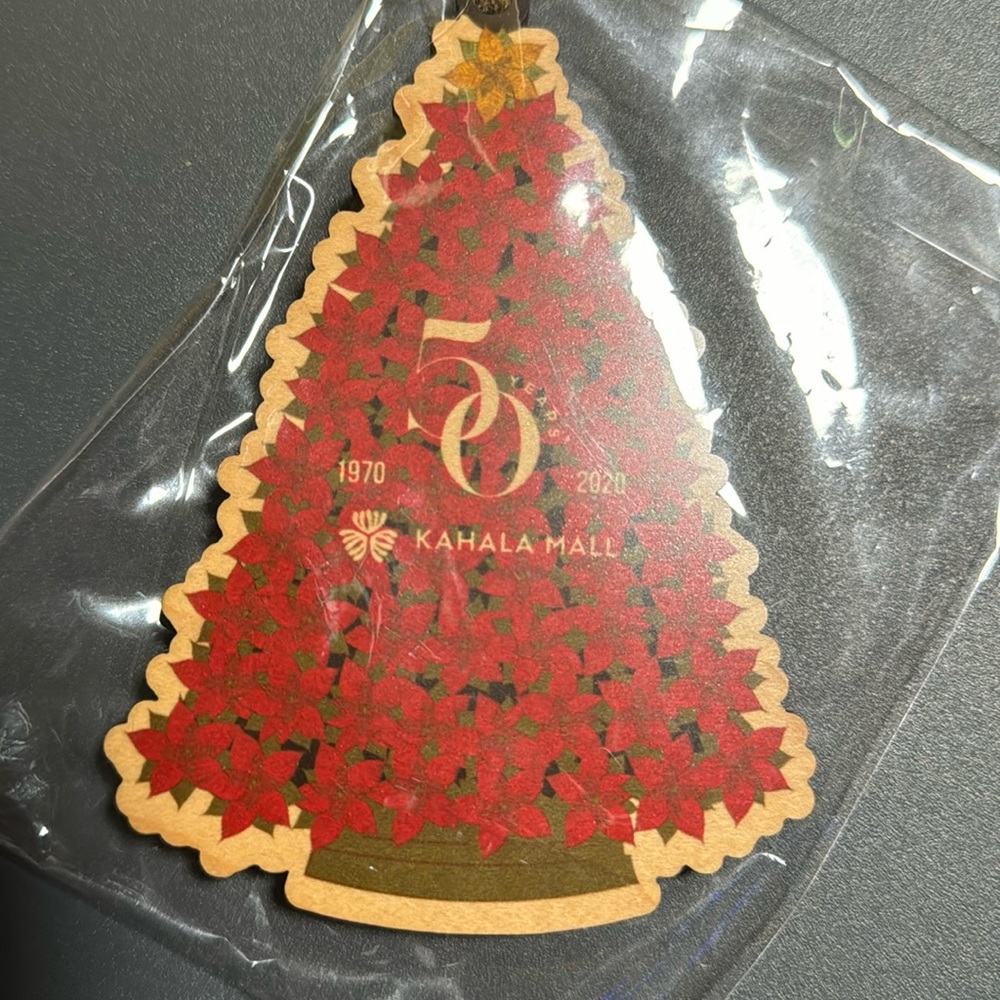 COCONENE 2020 Kahala Mall Christmas Ornament